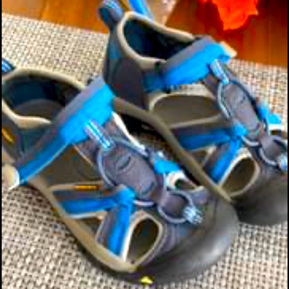 Children’s Keen sandals - Picture 1 of 3